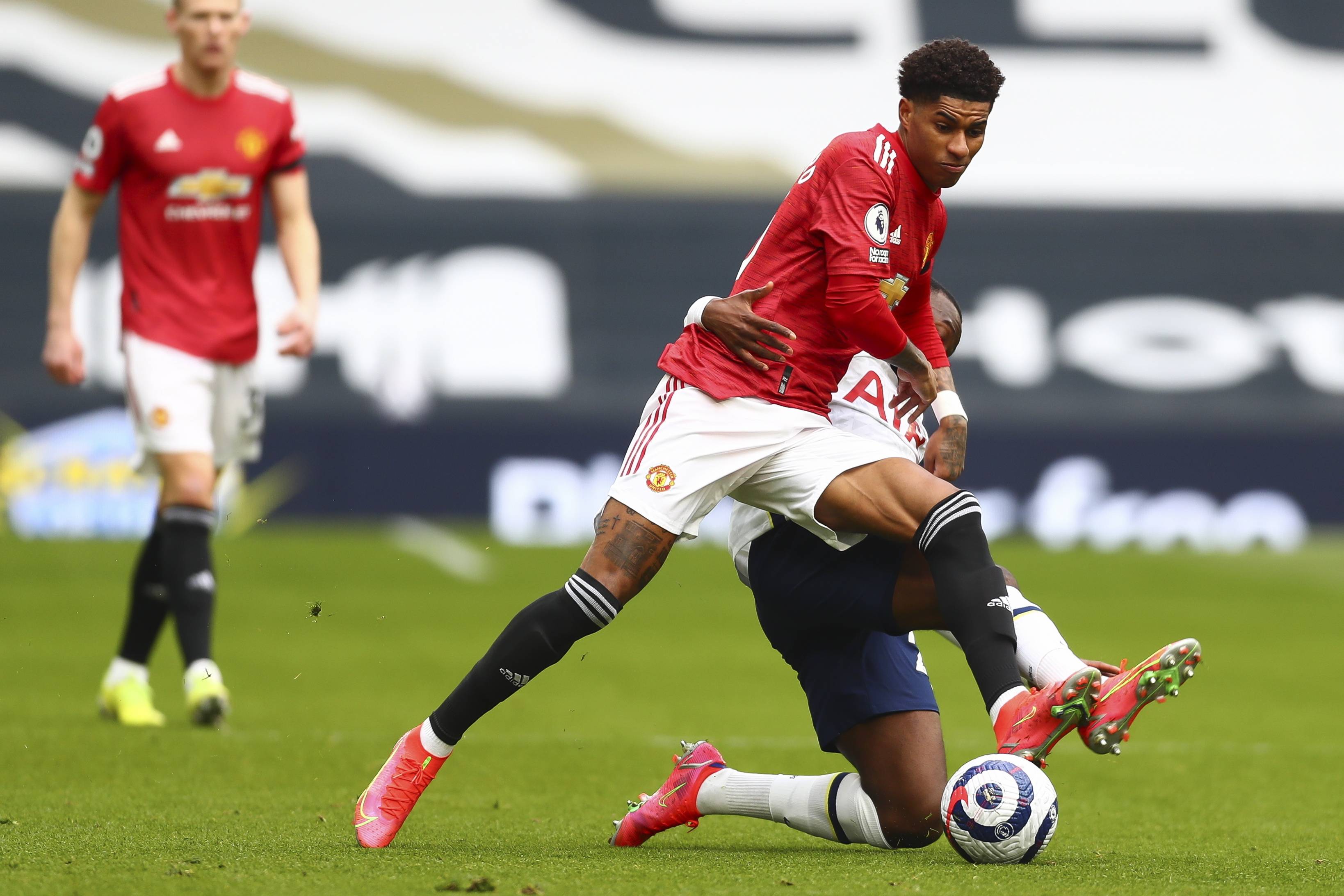 场表现为世 场表现为世